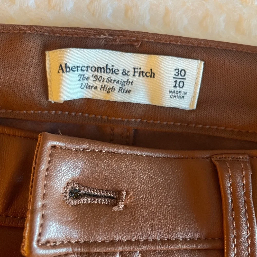 Abercrombie & Fitch Tan Faux Leather Pants.  90’s Straight Ultra High Rise - Picture 3 of 6